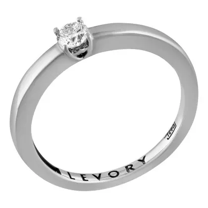 Кольцо с бриллиантом