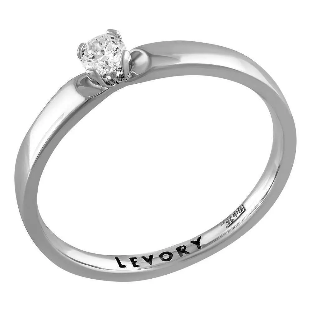 Кольцо с бриллиантом